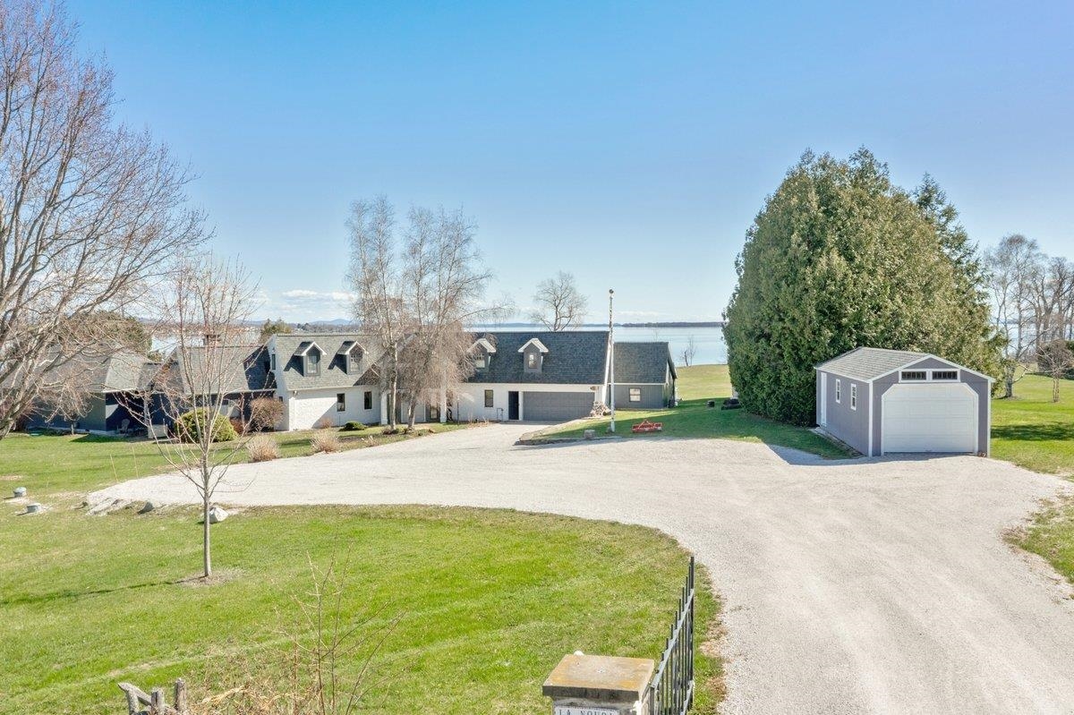 431 McGregor Point