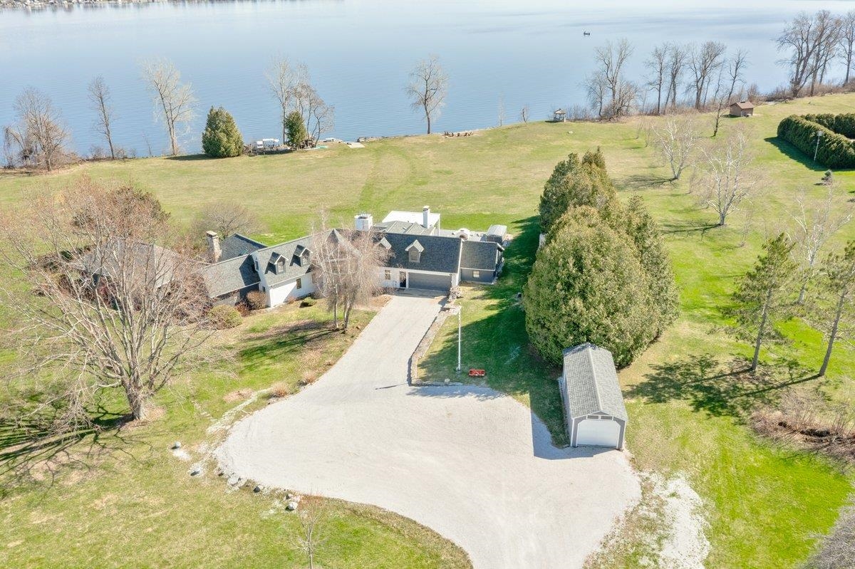 431 McGregor Point