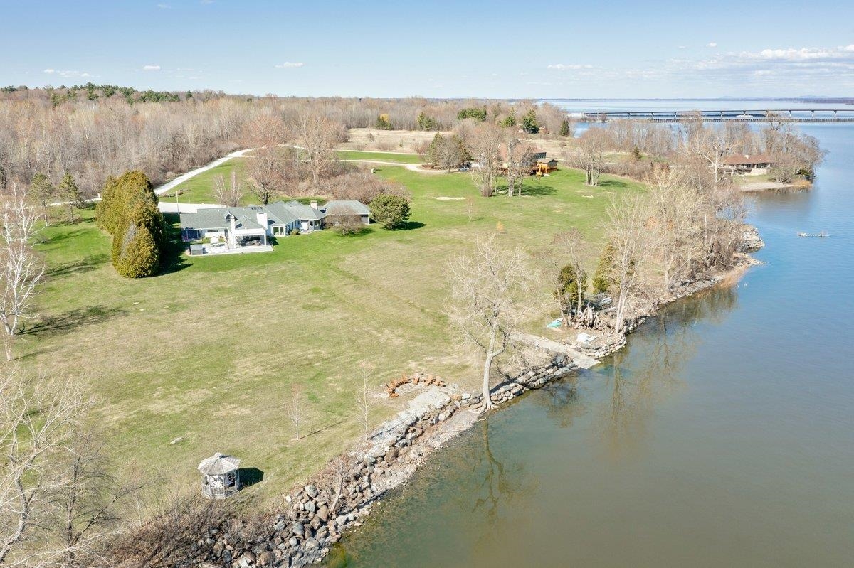 431 McGregor Point