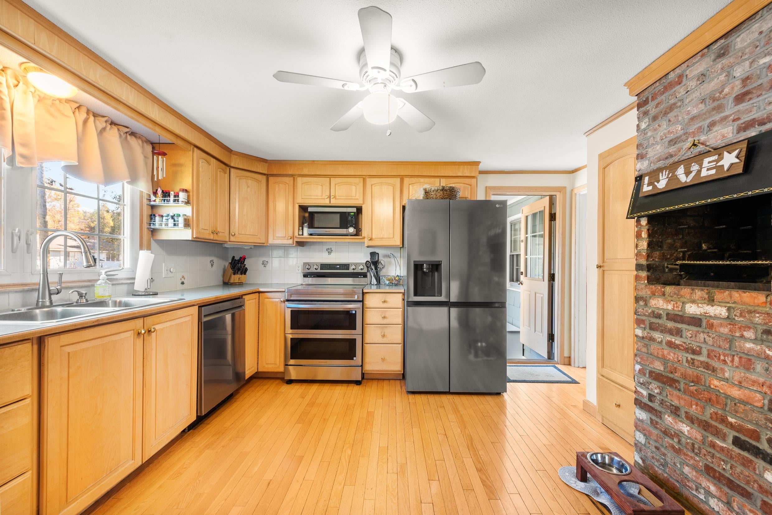 6 Glenwood Lane