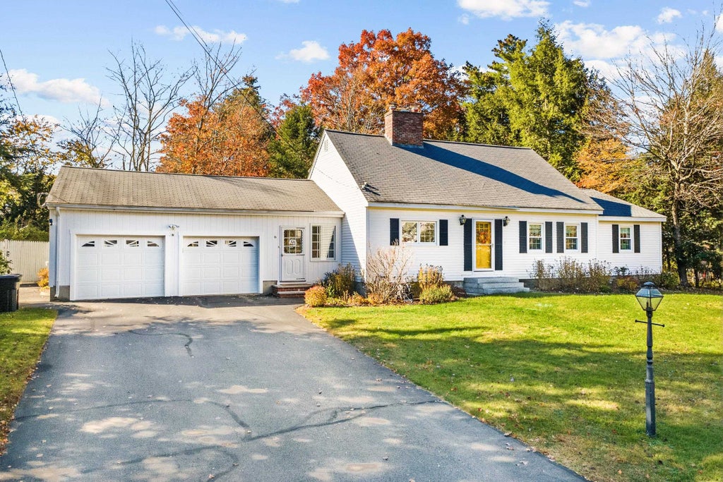 Photo of 6 Glenwood Lane, Merrimack, NH 03054 (MLS # 5115656)