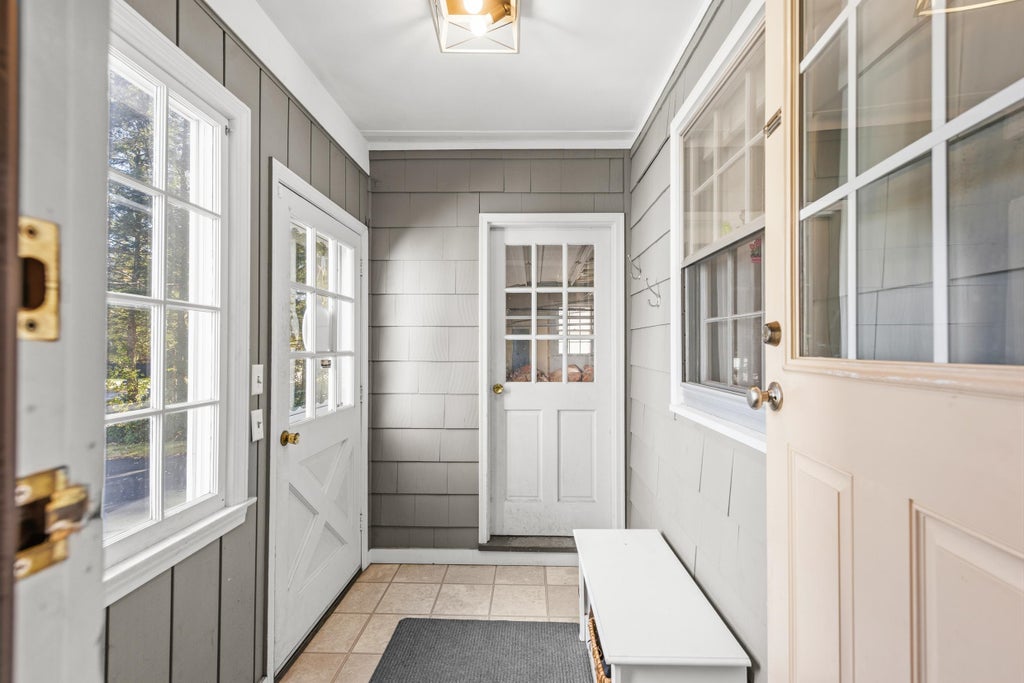 Photo of 6 Glenwood Lane, Merrimack, NH 03054 (MLS # 5115656)
