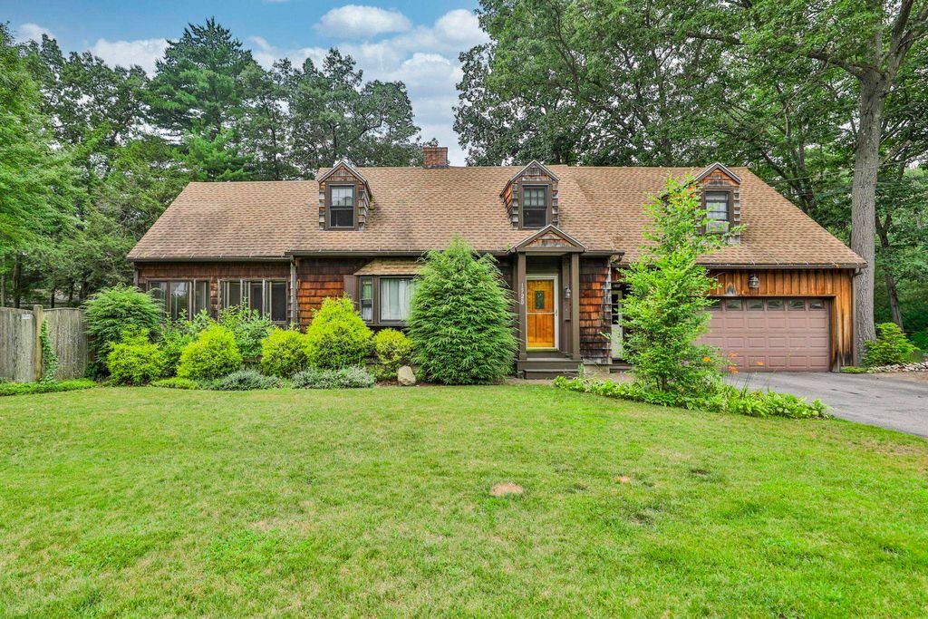 Photo of 1520 Belmont Street, Manchester, NH 03104 (MLS # 5101367)