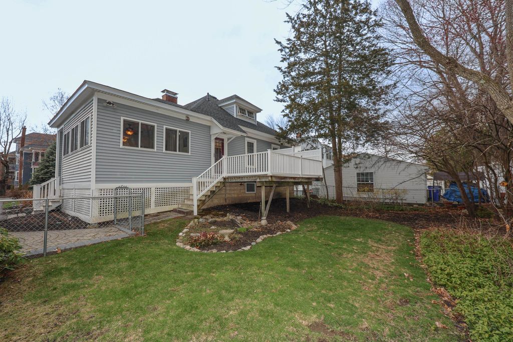 Photo of 749 Maple Street, Manchester, NH 03104 (MLS # 5092710)