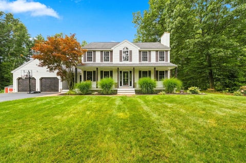 Photo of 16 Crestwood Drive, Hudson, NH 03051 (MLS # 5103820)