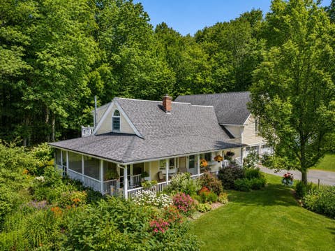 Photo of 1451 Tucker Hill Road, Fayston, VT 05673 (MLS # 5104436)