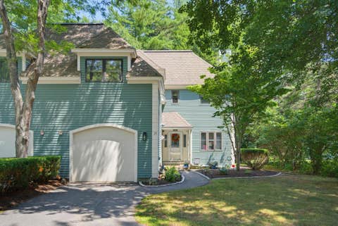 Photo of 25 Clearwater Drive, Dover, NH 03820 (MLS # 5102021)