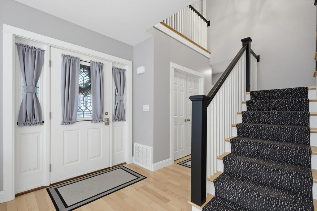 Photo of 25 Clearwater Drive, Dover, NH 03820 (MLS # 5102021)