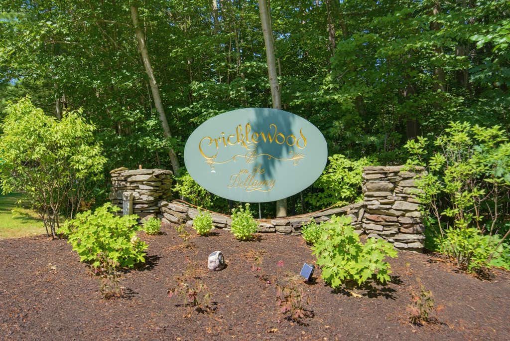 Photo of 25 Clearwater Drive, Dover, NH 03820 (MLS # 5102021)