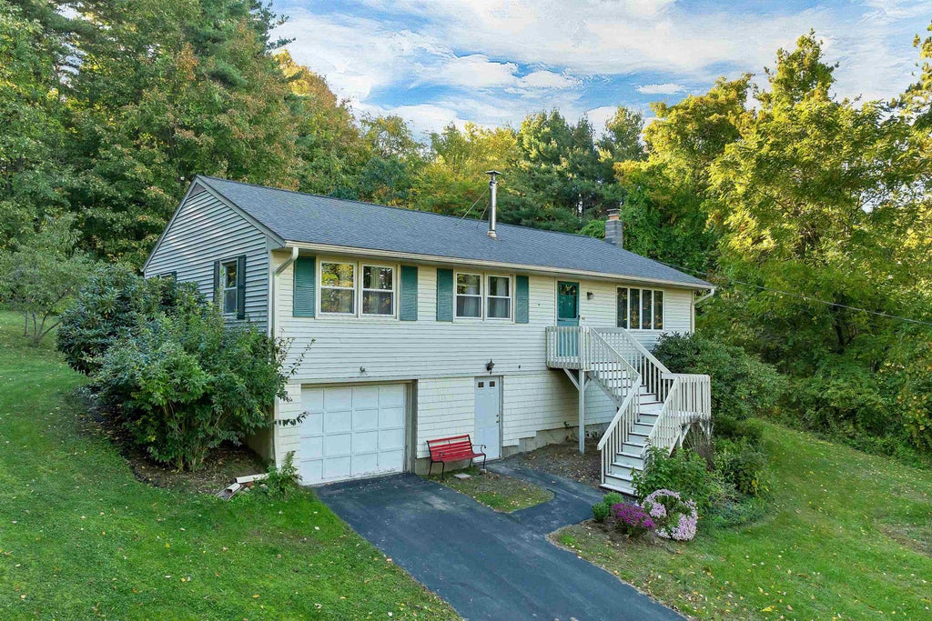 Photo of 124 Haverhill Road, Chester, NH 03036 (MLS # 5112964)