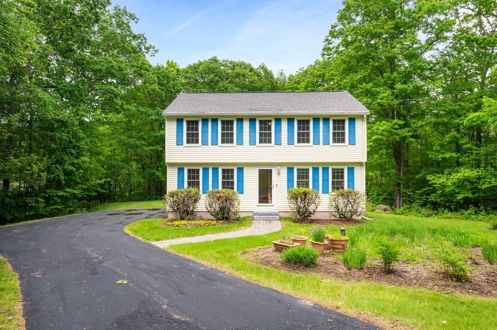 Photo of 43 Sage Court, Goffstown, NH 03045 (MLS # 5093920)