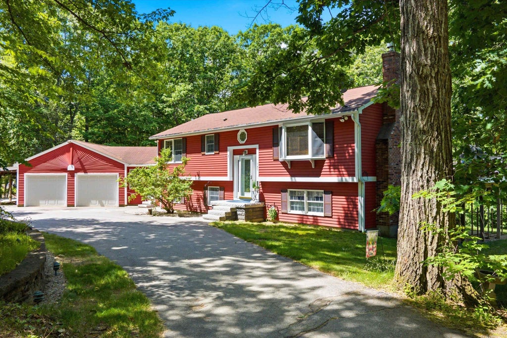 Photo of 140 Appletree Road, Auburn, NH 03032 (MLS # 5095484)
