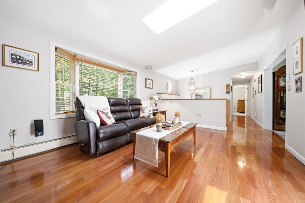 Photo of 140 Appletree Road, Auburn, NH 03032 (MLS # 5095484)