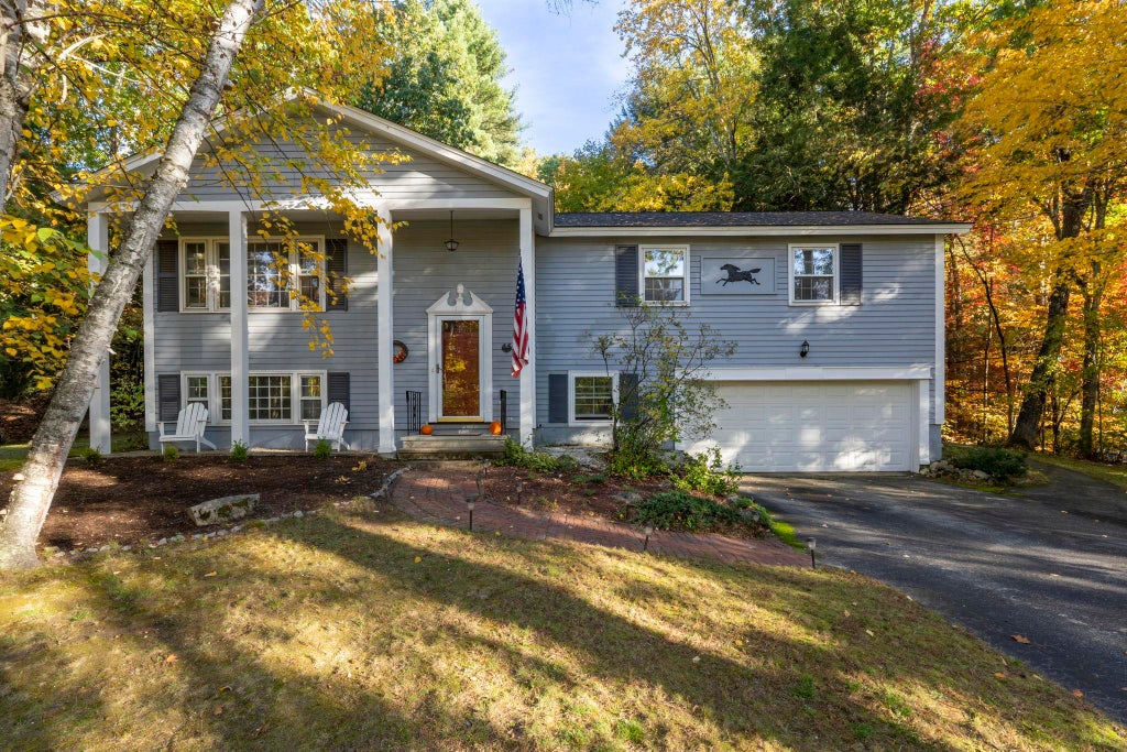 Photo of 8 Presidential Road, Bedford, NH 03110 (MLS # 5115347)