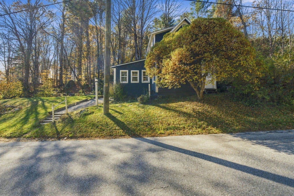 Photo of 1722 Chalk Pond Road, Sutton, NH 03260 (MLS # 5115483)