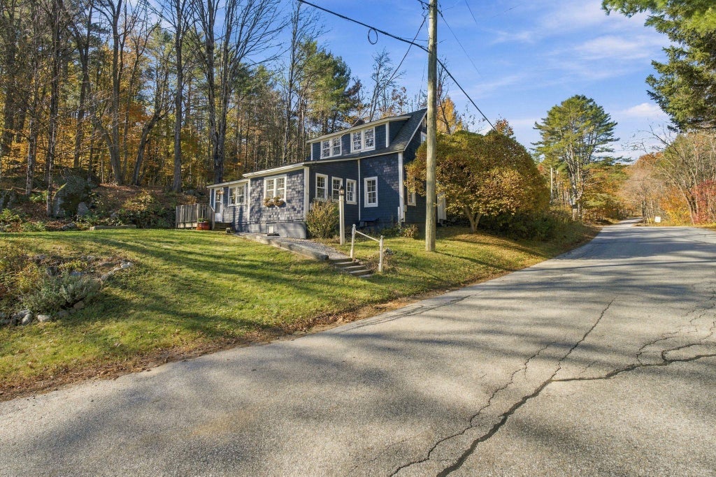 Photo of 1722 Chalk Pond Road, Sutton, NH 03260 (MLS # 5115483)