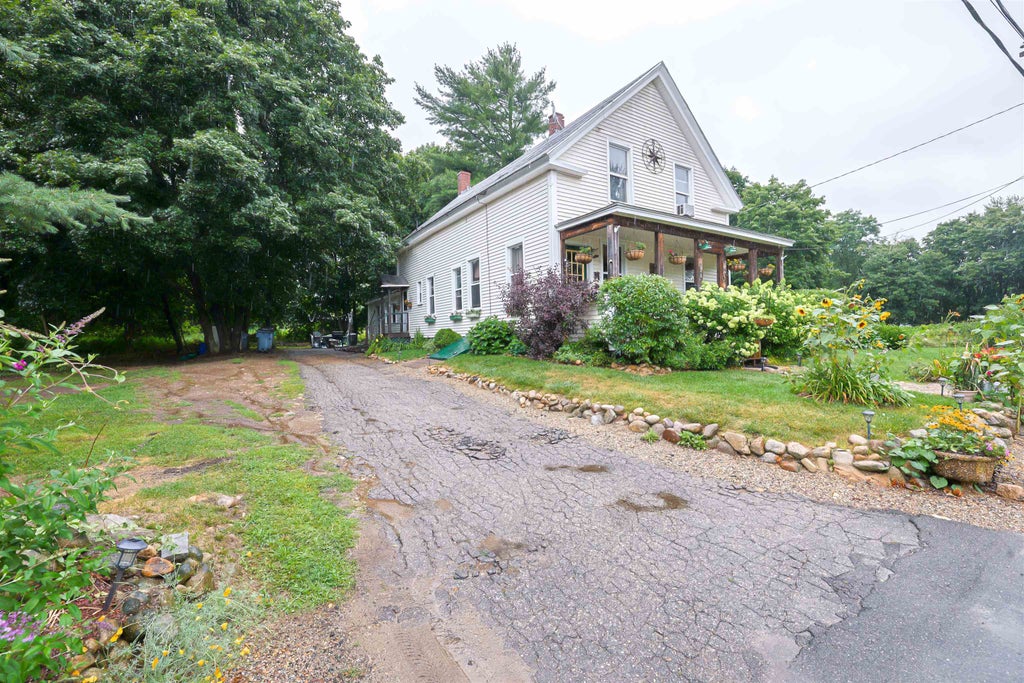 Photo of 38 Border Street, Amherst, NH 03031 (MLS # 5103151)