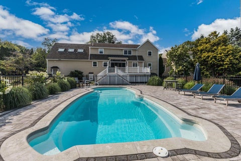 Photo of 4 Long Hill Rd Road, Stratham, NH 03885 (MLS # 5106475)
