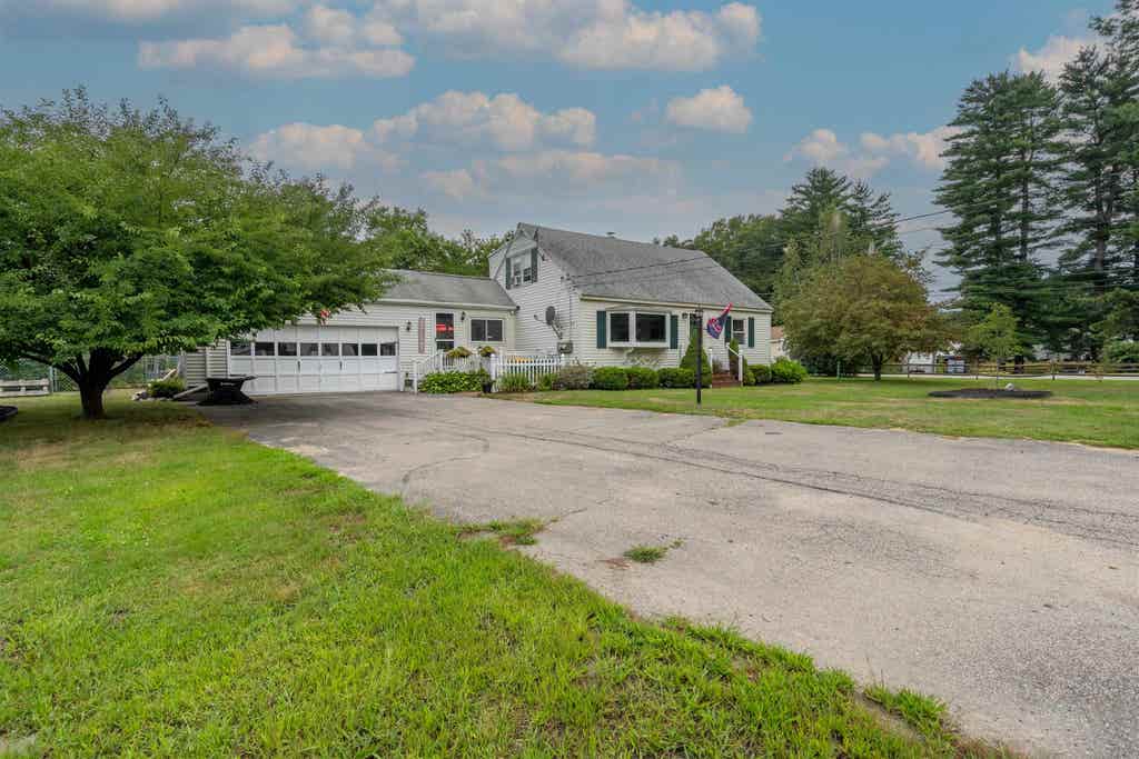 Photo of 166 Milton Road, Rochester, NH 03868 (MLS # 5105432)