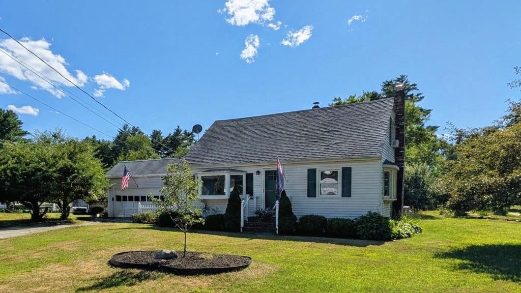 Photo of 166 Milton Road, Rochester, NH 03868 (MLS # 5105432)