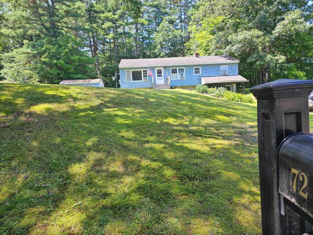 Photo of 72 Greeley Street, Hudson, NH 03051 (MLS # 5104081)