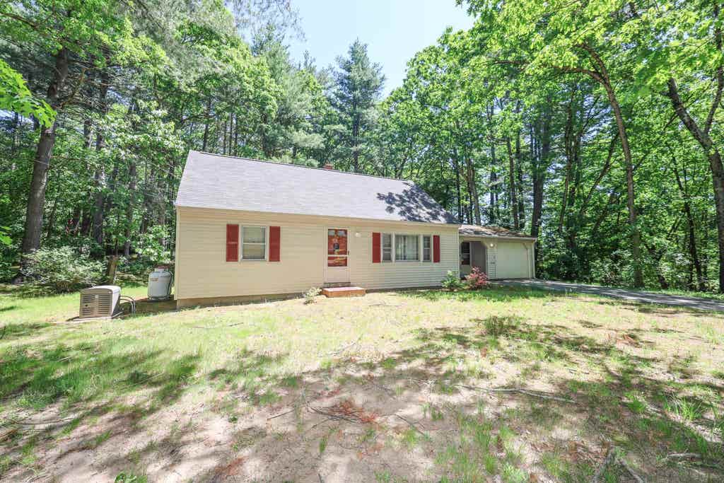 Photo of 7 Bigwood Drive, Merrimack, NH 03054 (MLS # 5092676)