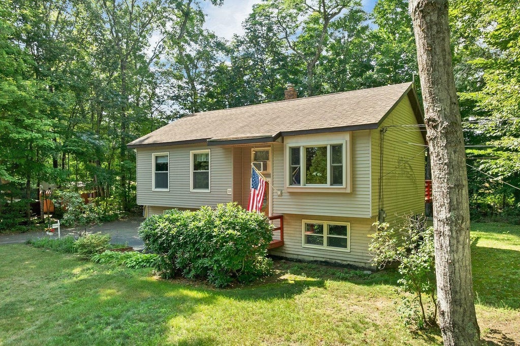 Photo of 33 Pine Notch Circle, Laconia, NH 03246 (MLS # 5104537)