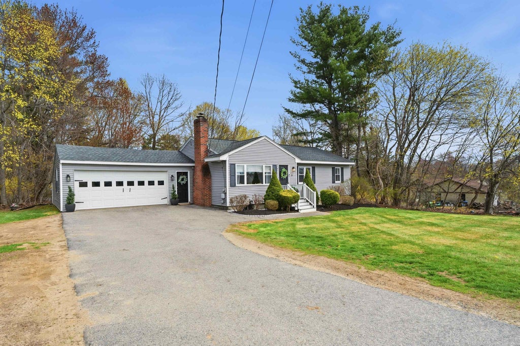 Photo of 9 Scottsdale Road, Atkinson, NH 03811 (MLS # 5085752)