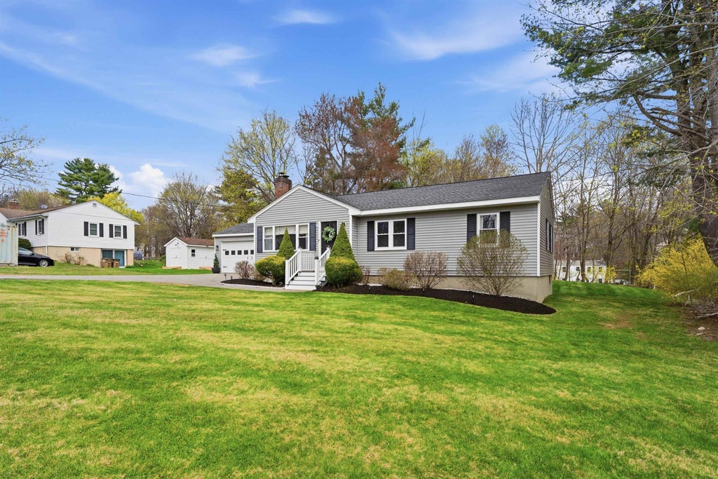 Photo of 9 Scottsdale Road, Atkinson, NH 03811 (MLS # 5085752)