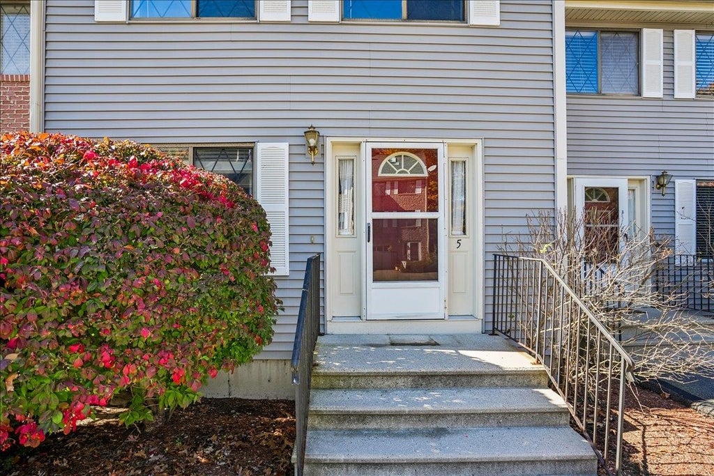 Photo of 5 Plasic Road, Merrimack, NH 03054 (MLS # 5115270)