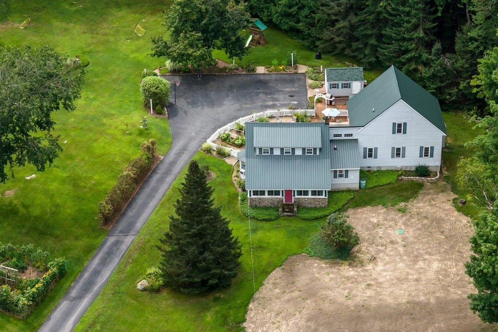 Photo of 32 Flutter Street, Nottingham, NH 03290 (MLS # 5105842)