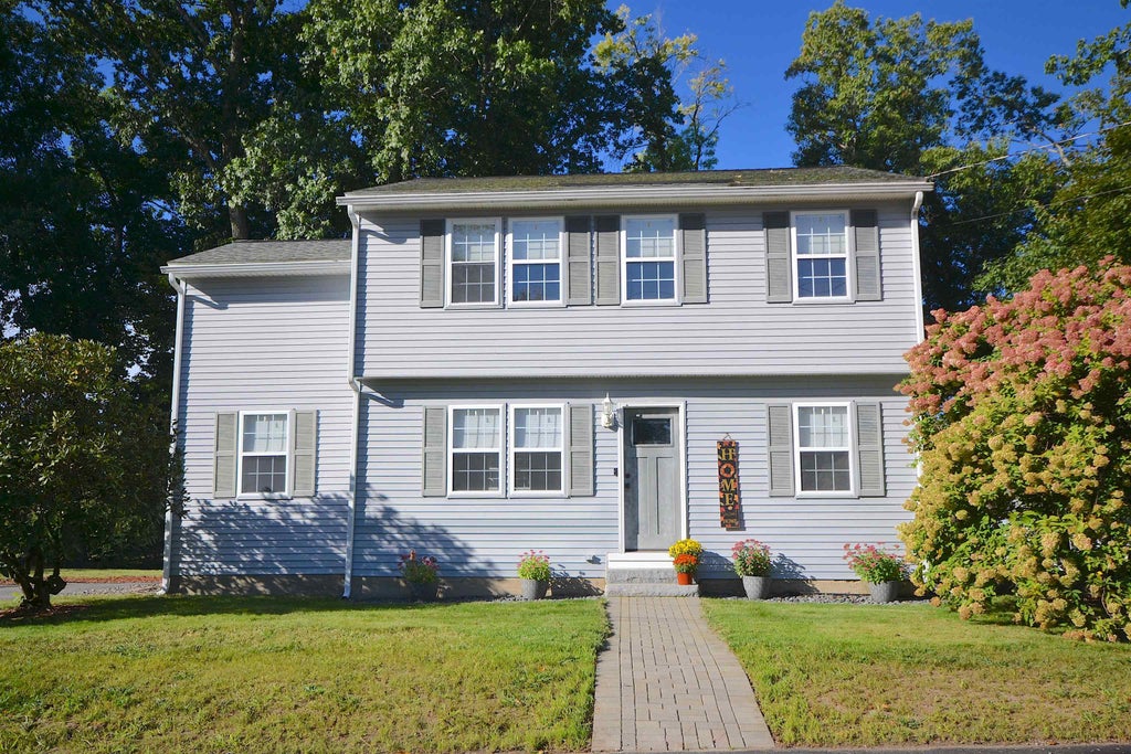 Photo of 38 Campbello Street, Hudson, NH 03051 (MLS # 5111163)