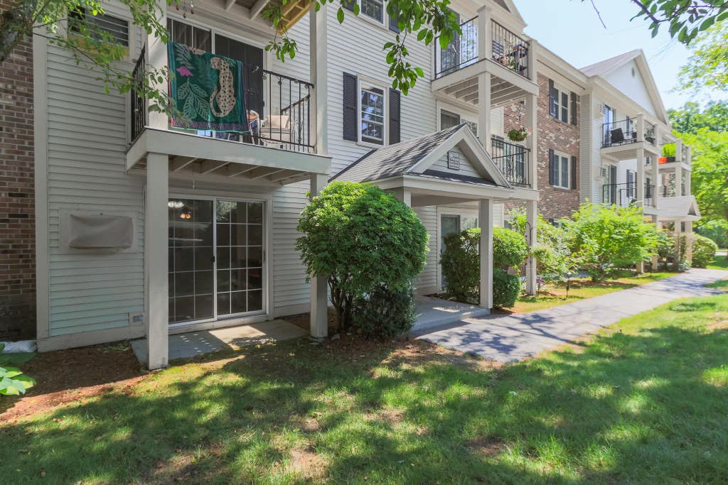 Photo of 15 Northbrook Drive #Unit 1504, Manchester, NH 03102 (MLS # 5097991)