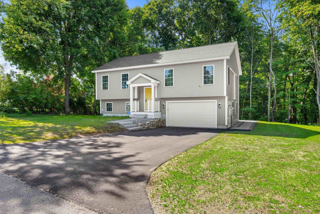 Photo of 15 Bartlett Street, Epping, NH 03042 (MLS # 5098454)