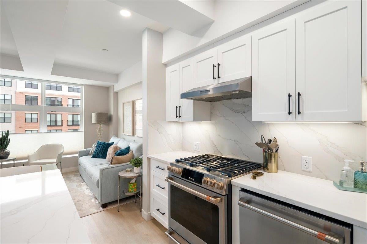 18 Artisan Drive 419