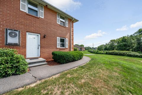 Photo of 614 Elmwood Drive, Hudson, NH 03051 (MLS # 5099351)