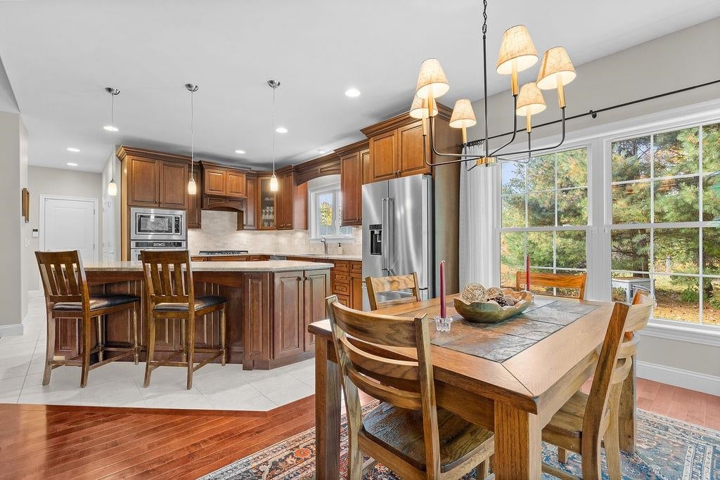 6 Swan Circle