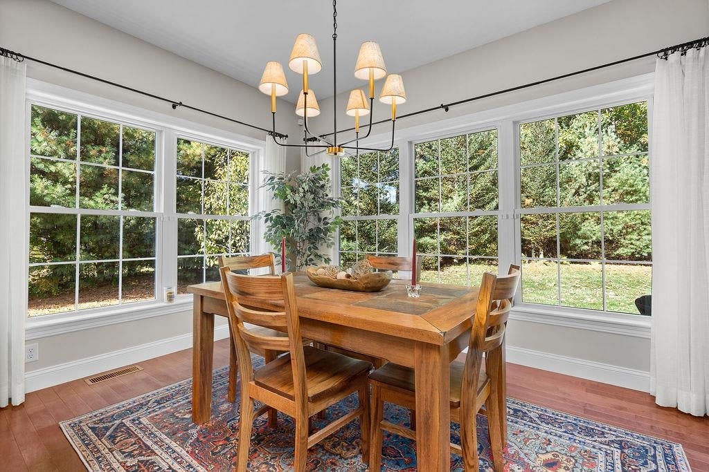 6 Swan Circle