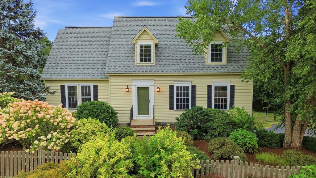 Photo of 13 Hanover Lane, Derry, NH 03038 (MLS # 5105548)