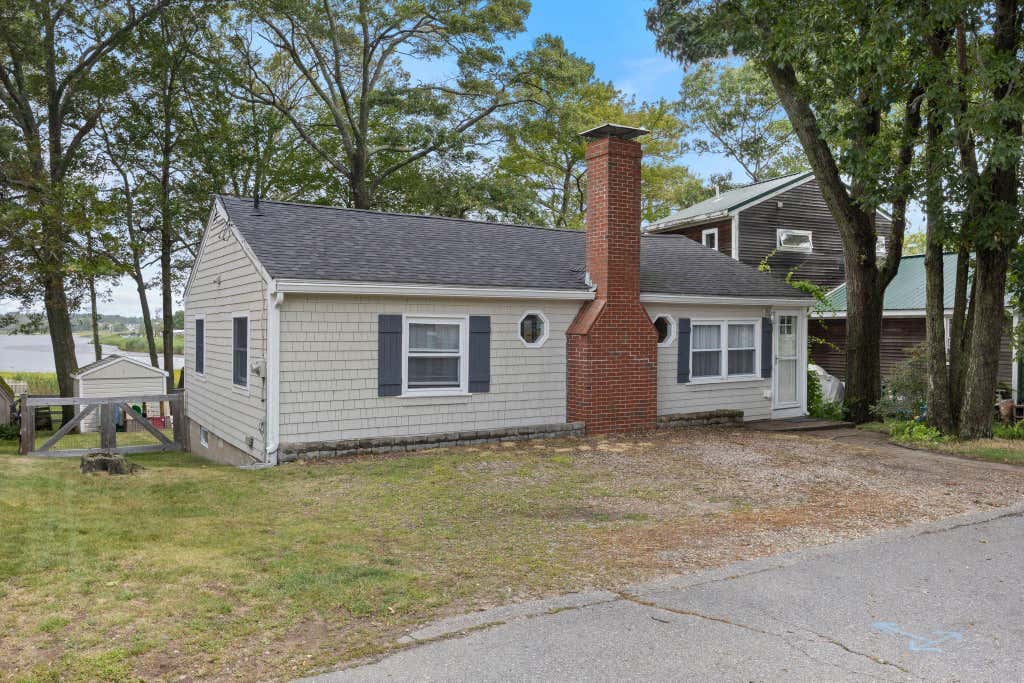 Photo of 24 Walnut Avenue, Hampton, NH 03842 (MLS # 5102754)