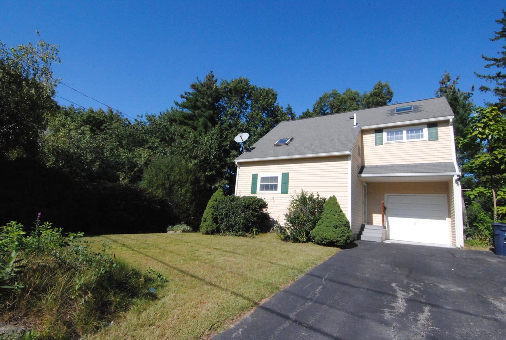 Photo of 11 Ventura Circle, Nashua, NH 03062 (MLS # 5110894)
