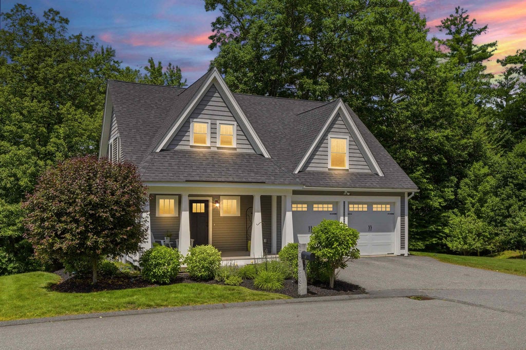 Photo of 5 Firefly Landing, Newmarket, NH 03857 (MLS # 5095952)