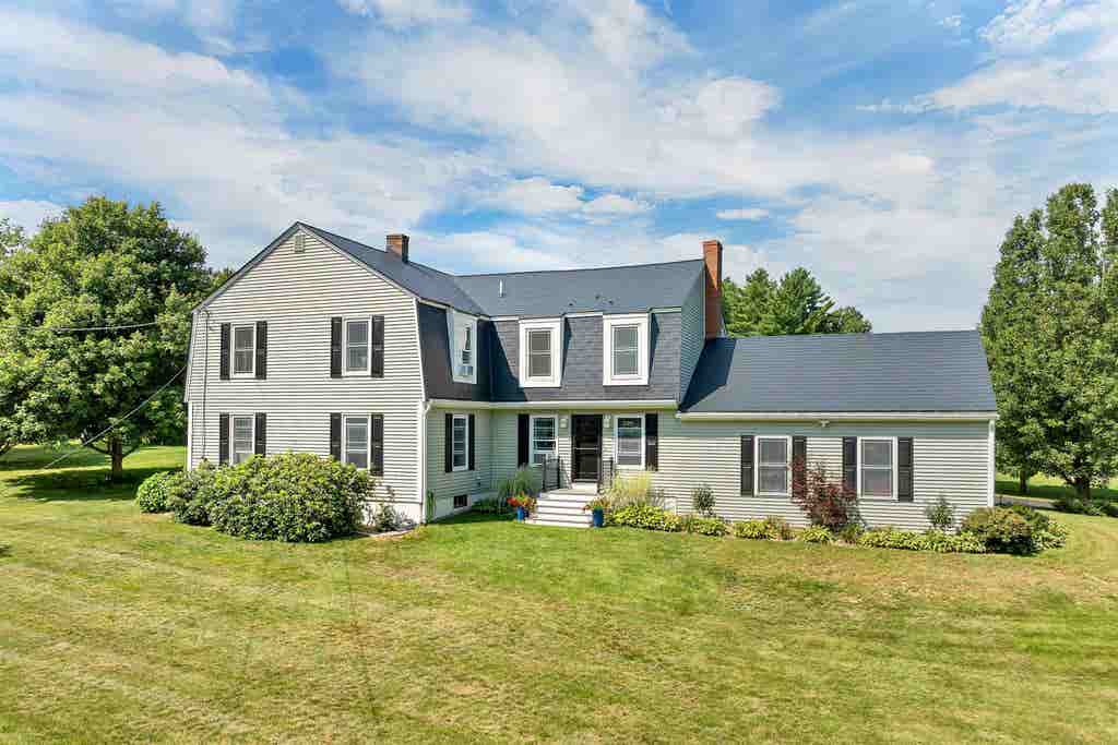 Photo of 15 Vici Drive, Auburn, NH 03032 (MLS # 5103839)
