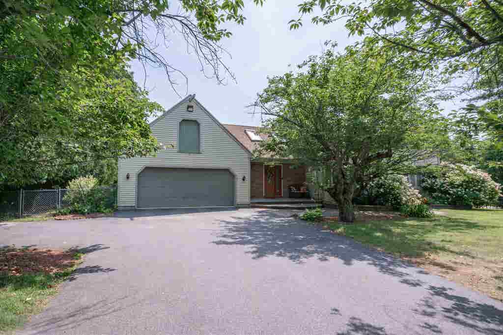 Photo of 8 Sullivan Road, Hudson, NH 03051 (MLS # 5101317)