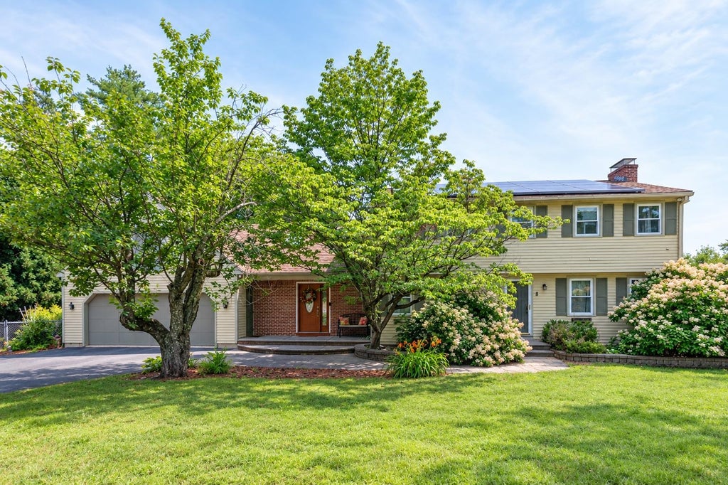 Photo of 8 Sullivan Road, Hudson, NH 03051 (MLS # 5101317)