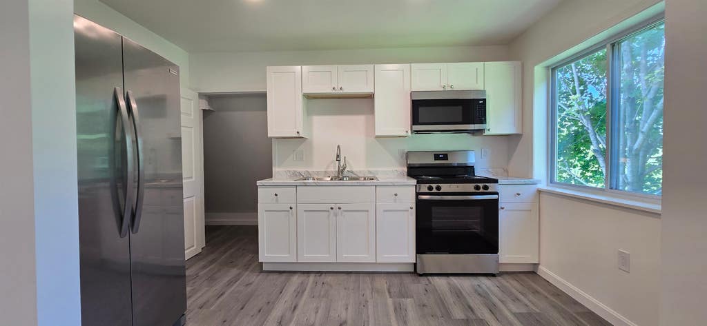Photo of 1578 Dover Road, Epsom, NH 03234 (MLS # 5098091)