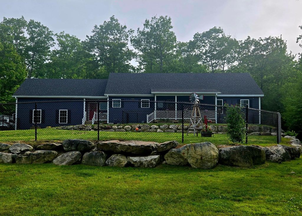 Photo of 33 Ingalls Terrace, Alton, NH 03809 (MLS # 5093213)