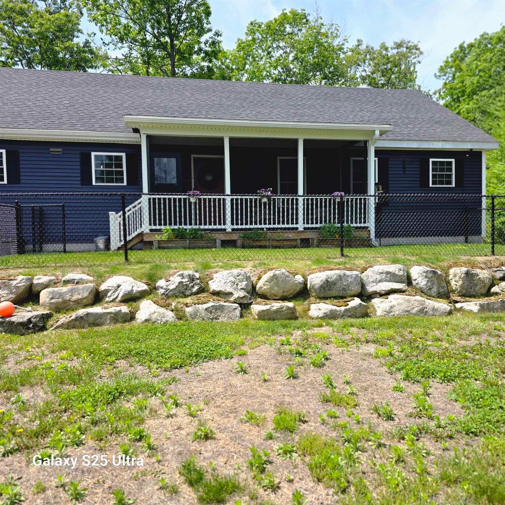 Photo of 33 Ingalls Terrace, Alton, NH 03809 (MLS # 5093213)