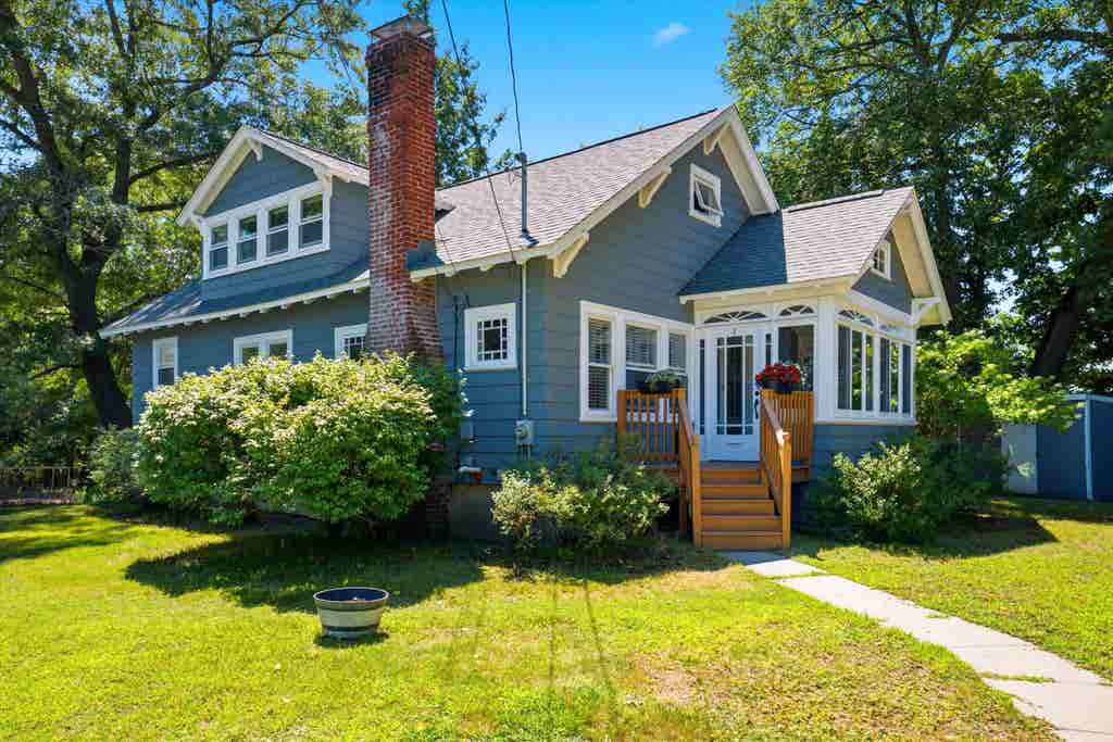 Photo of 3 Maxham Avenue, Nashua, NH 03064 (MLS # 5103429)