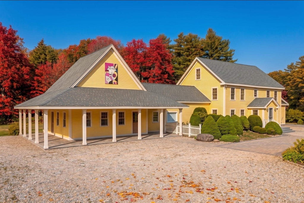 Photo of 146 Calef Highway, Barrington, NH 03825 (MLS # 5100323)